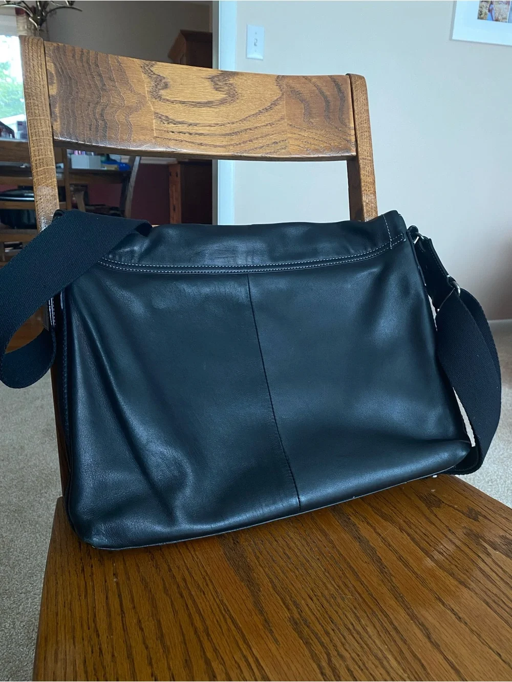 Levenger Black Leather Messenger Bag with Wide Strap